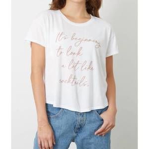 NEW GOOD HYOUMAN it's beginning cocktails tee in white